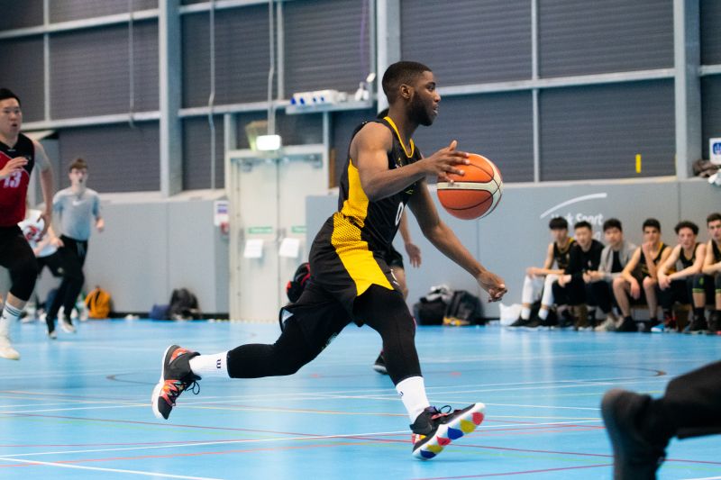 持着强大的 持着强大的