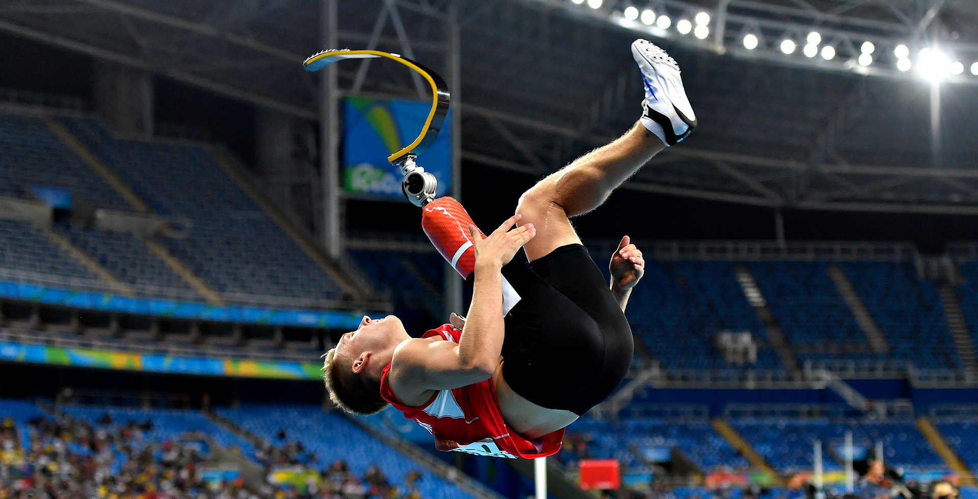 尽管红牌频 尽管红牌频